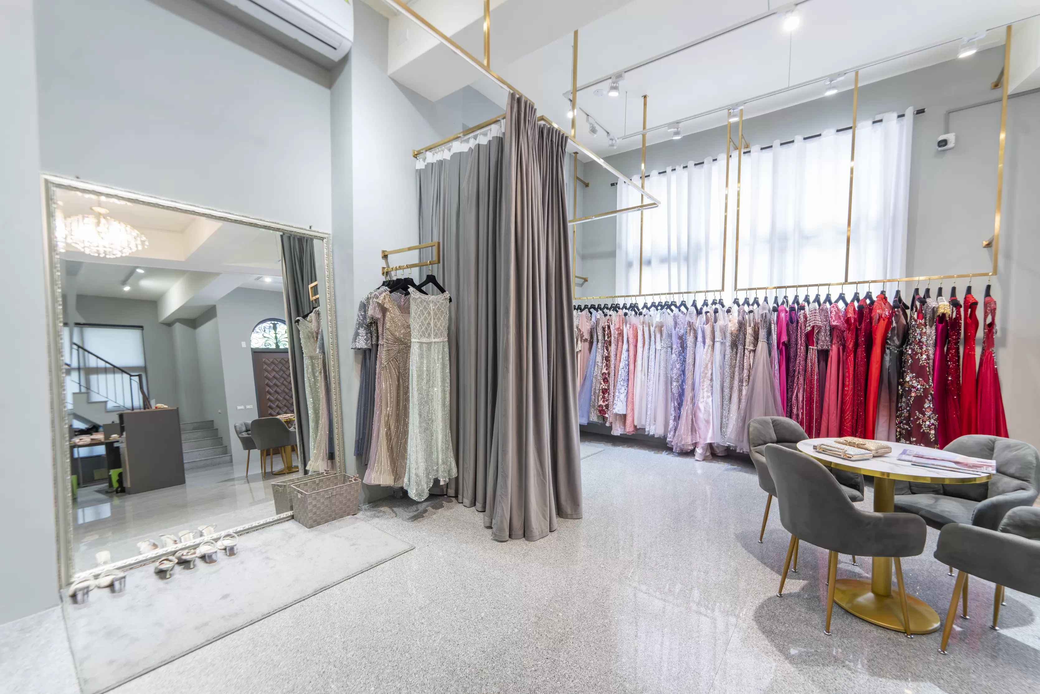 侑樂精品禮服高雄館