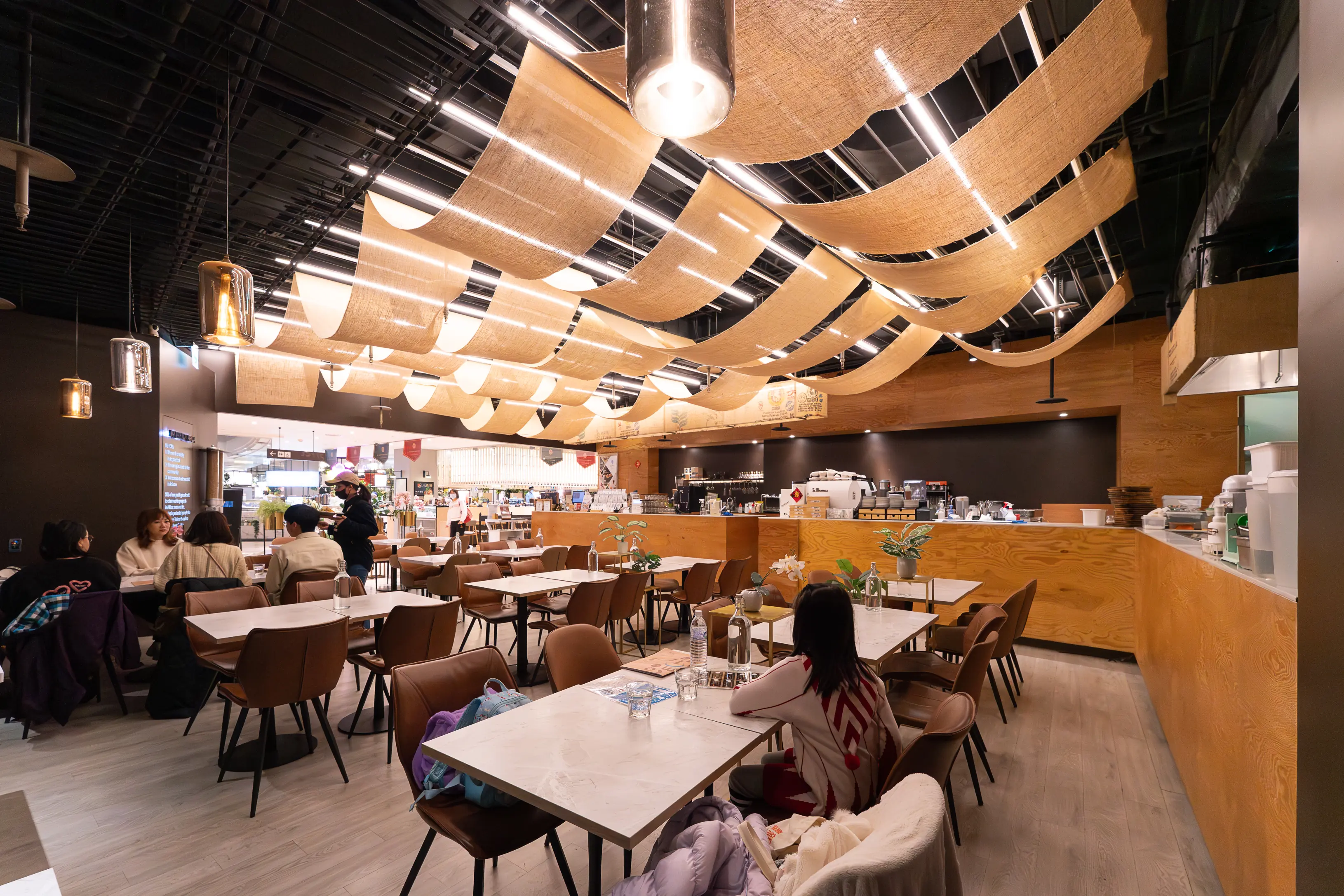 成真咖啡 BELLAVITA 信義店